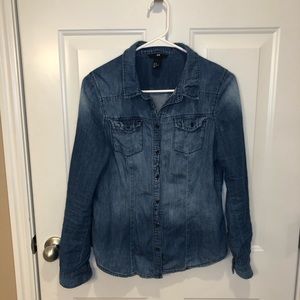 H&M Long Sleeve Denim Button Up Chambray